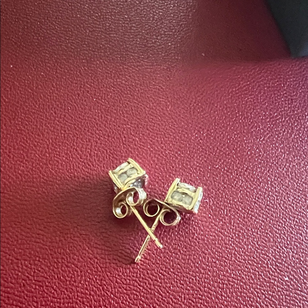 Fluted Bezel Women Or Men 14K Yellow Gold Elegant 1-Ct Diamond Stud Earrings - Picture 5 of 9